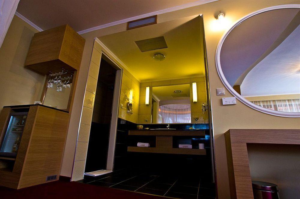 Erdospuszta Club Hotel Fenyves Дебрецен Екстериор снимка