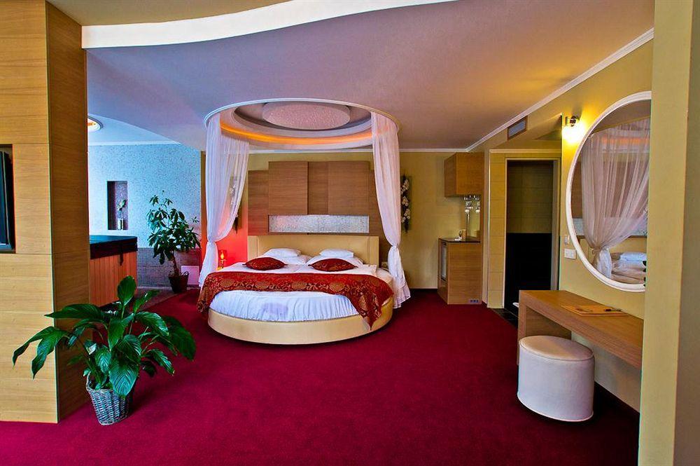 Erdospuszta Club Hotel Fenyves Дебрецен Екстериор снимка