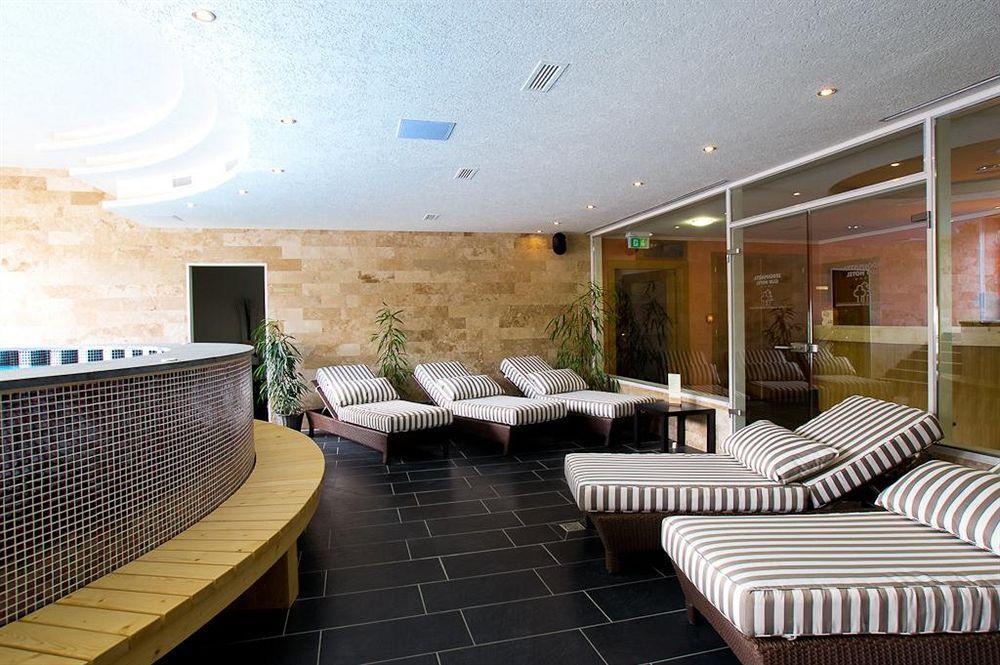 Erdospuszta Club Hotel Fenyves Дебрецен Екстериор снимка