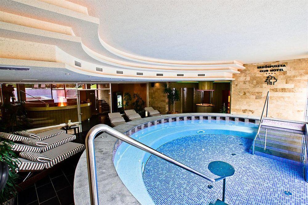 Erdospuszta Club Hotel Fenyves Дебрецен Екстериор снимка