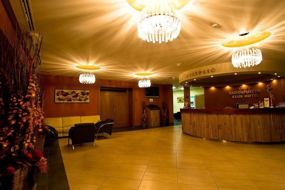 Erdospuszta Club Hotel Fenyves Дебрецен Екстериор снимка
