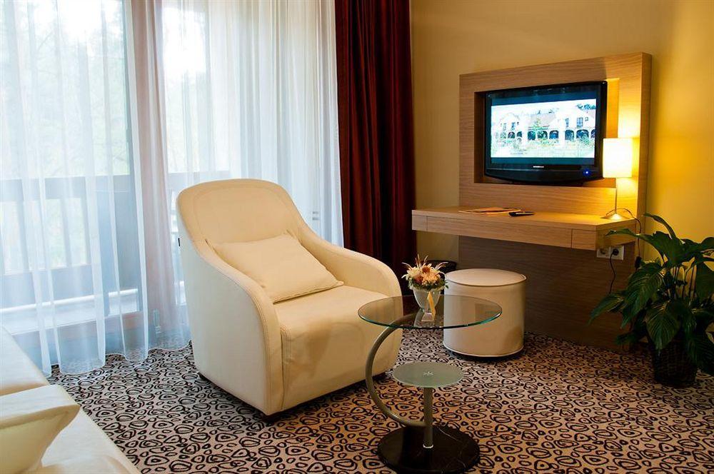 Erdospuszta Club Hotel Fenyves Дебрецен Екстериор снимка