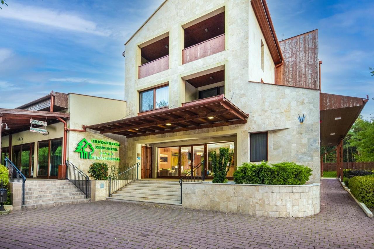 Erdospuszta Club Hotel Fenyves Дебрецен Екстериор снимка