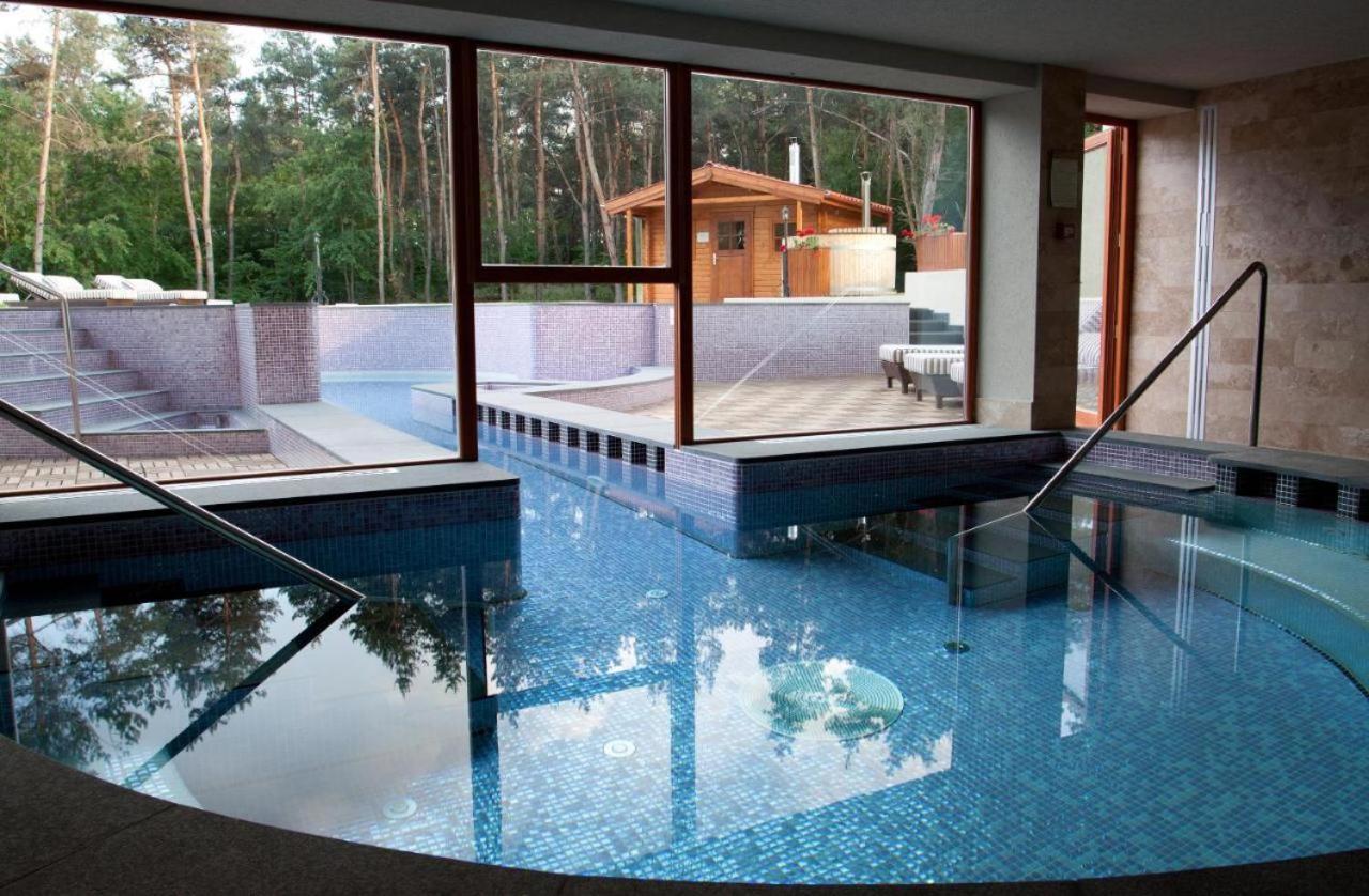 Erdospuszta Club Hotel Fenyves Дебрецен Екстериор снимка