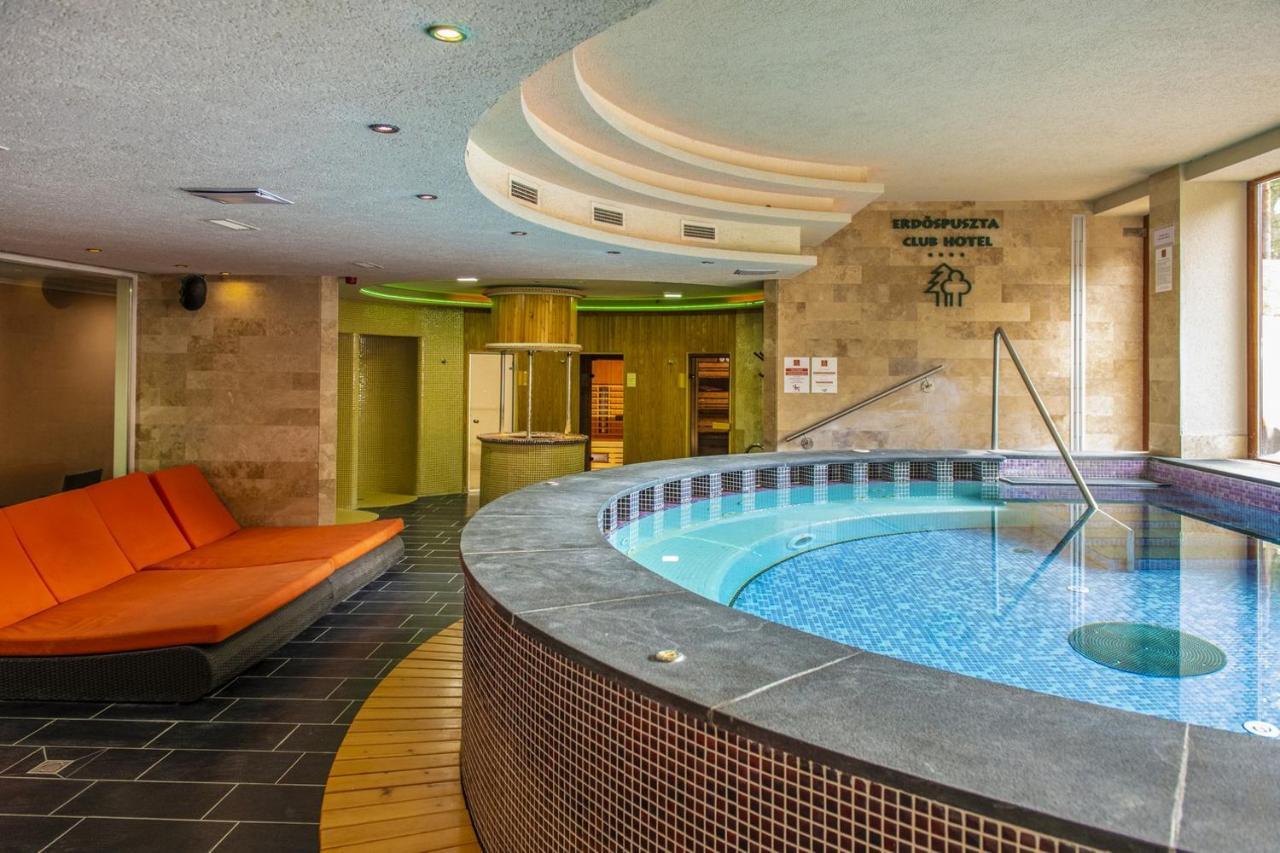 Erdospuszta Club Hotel Fenyves Дебрецен Екстериор снимка