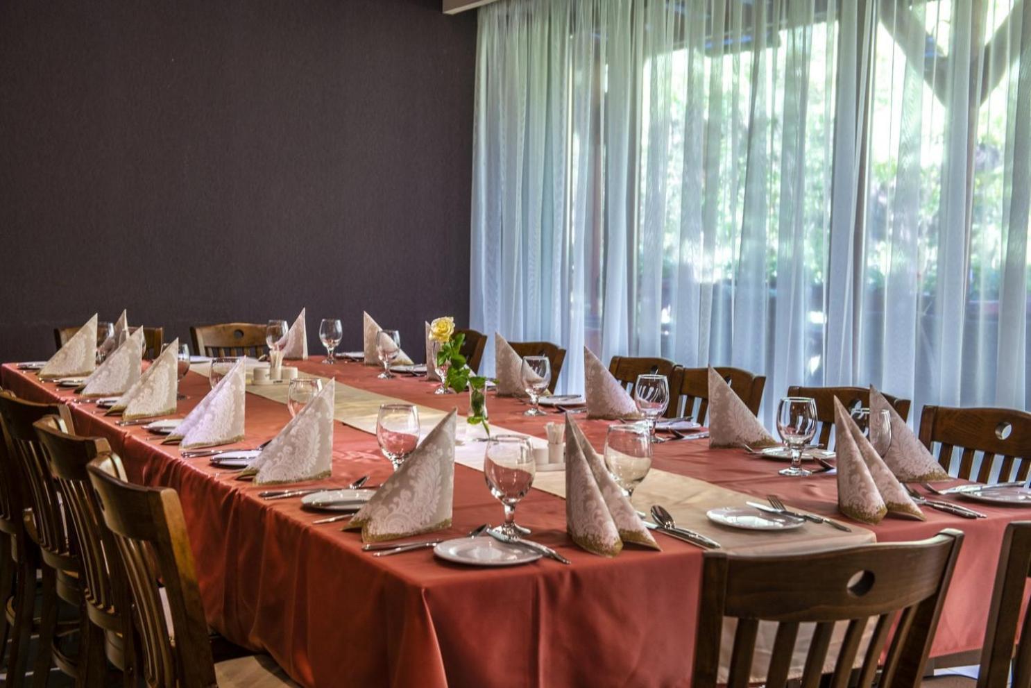 Erdospuszta Club Hotel Fenyves Дебрецен Екстериор снимка