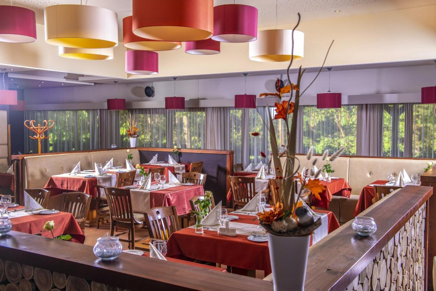Erdospuszta Club Hotel Fenyves Дебрецен Екстериор снимка