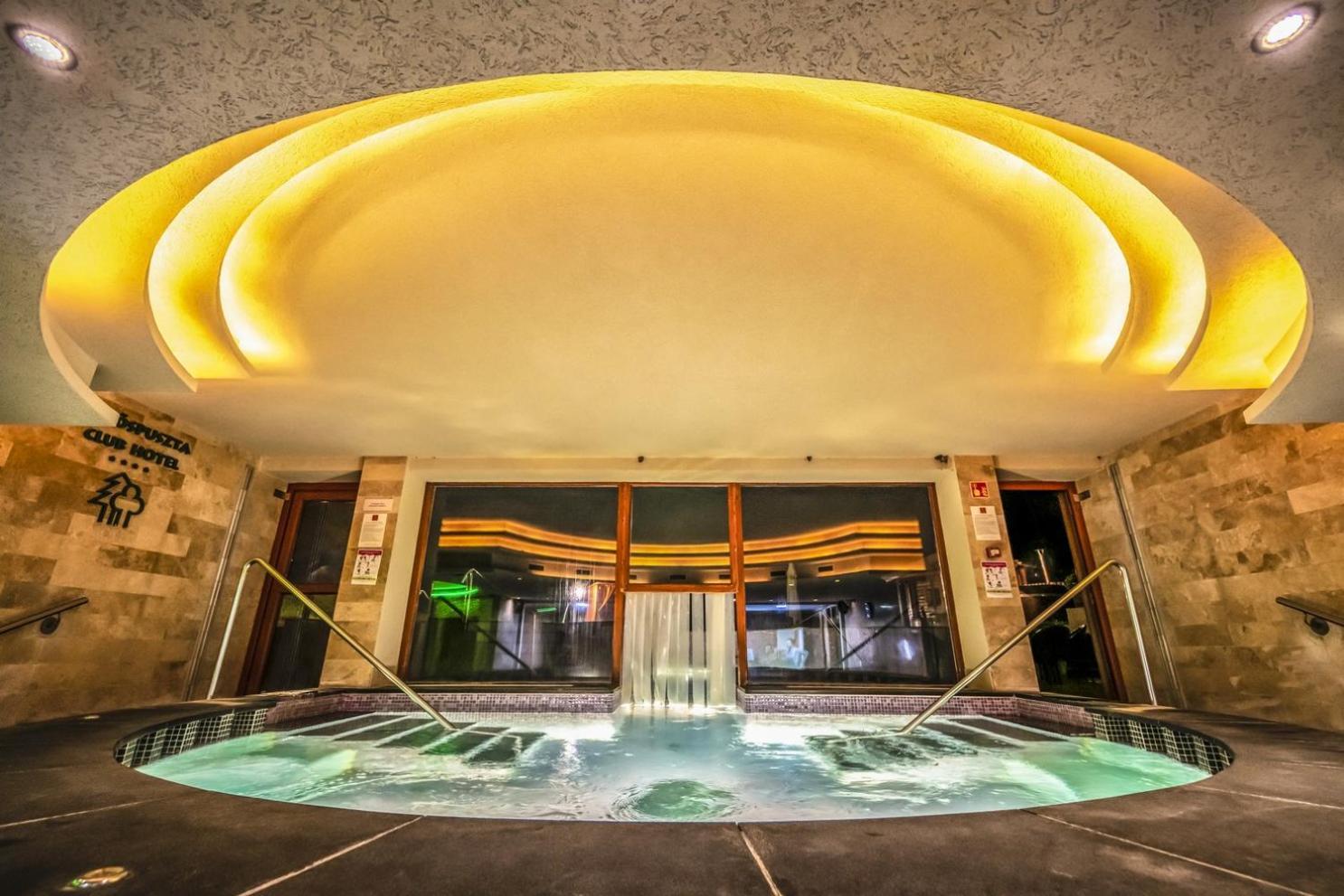 Erdospuszta Club Hotel Fenyves Дебрецен Екстериор снимка