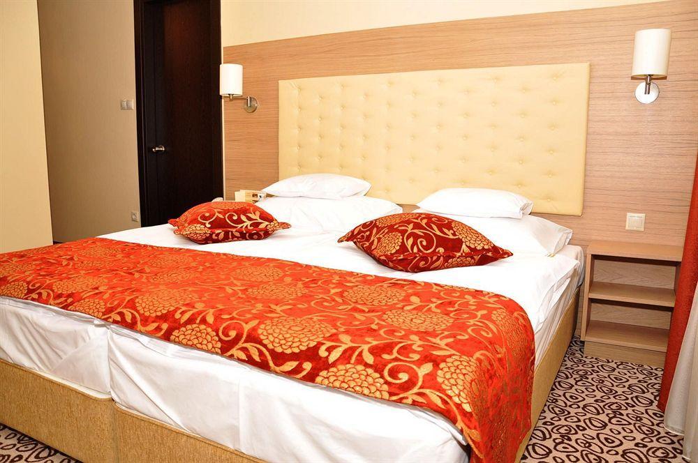 Erdospuszta Club Hotel Fenyves Дебрецен Екстериор снимка