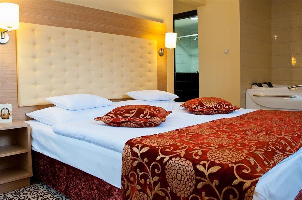 Erdospuszta Club Hotel Fenyves Дебрецен Екстериор снимка