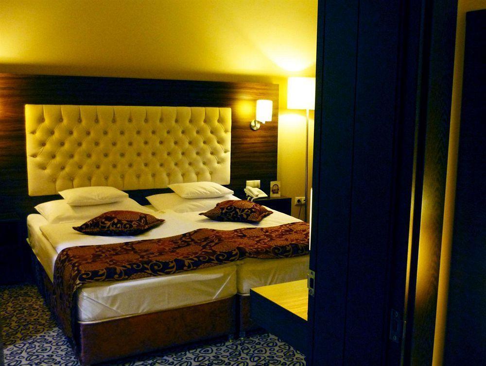 Erdospuszta Club Hotel Fenyves Дебрецен Екстериор снимка